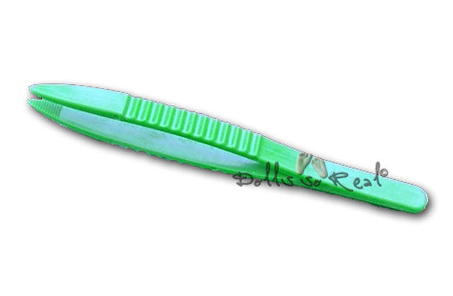 Better Grip & Control - 5"in Plastic Tweezers with Serrated Tips - Dolls so Real Inc - 1